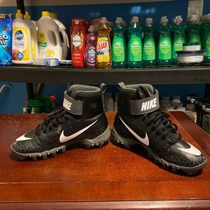 SIZE 1 FOOTBALL CLEATS! BARELY WORN!